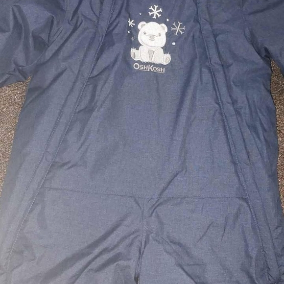 Carter's Oshkosh Snowsuit size 12 to 18 months - Picture 6 of 6